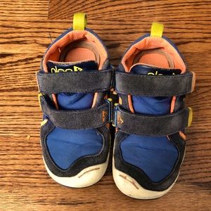 Plae Shoes Toddler/Kids size 9
